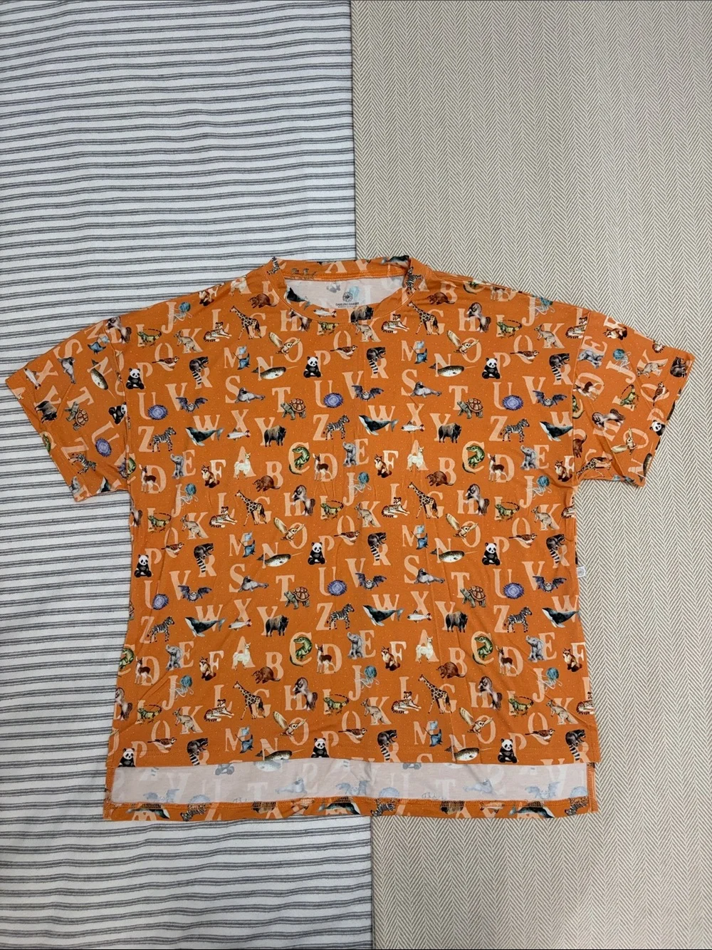 NWOT Darling Daisies Bamboo Alphabet Animals Lounge Set Pjs Oversized Tee Bikers